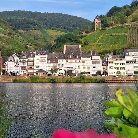 Mosel View Old Town Apartments Zell an der Mosel Esterno foto