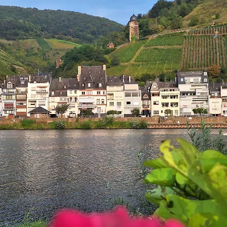 Mosel View Old Town Apartments Zell an der Mosel Esterno foto